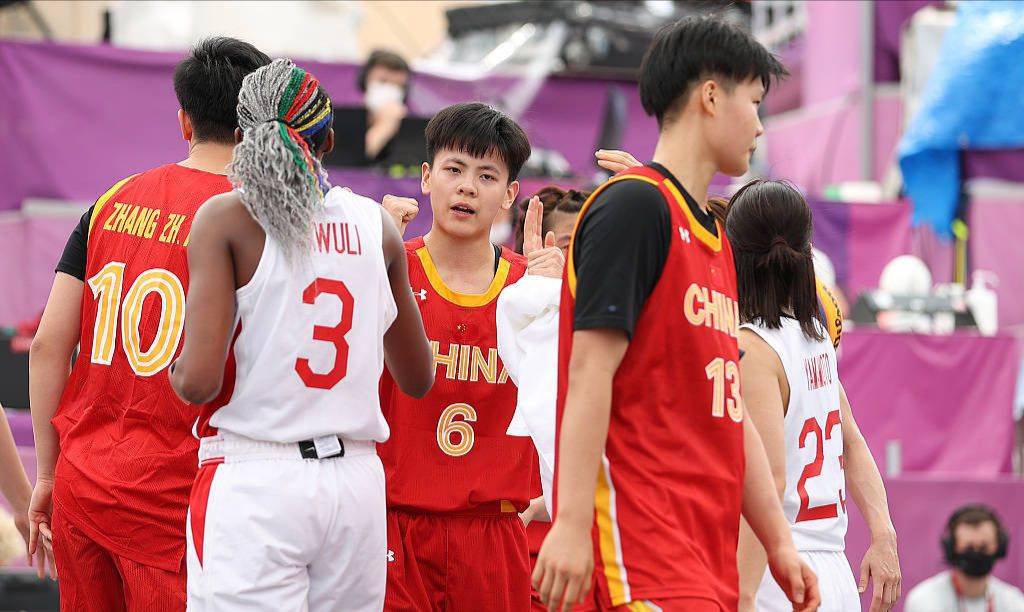 德劳伦蒂斯：在我们这个破主场里，一场只能赚300万欧（德劳伦蒂斯抱怨主场收入：每场仅300万欧）