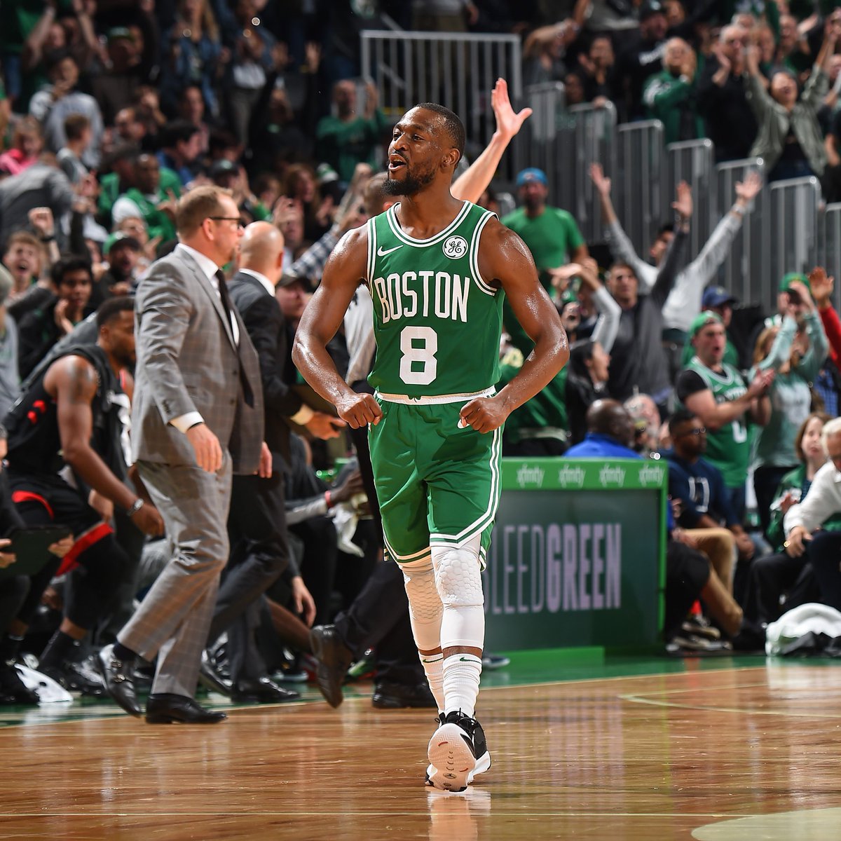 巴黎三人组联手轰进五球（巴黎三叉戟合力攻入五球）