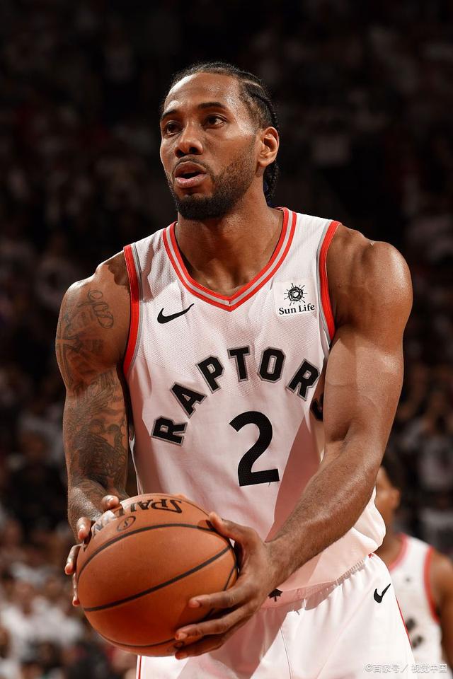 比赛官方报告：巴萨助教索尔格和门将教练德拉富恩特被罚下（官方赛报：巴萨助教索尔格与门将教练德拉富恩特被罚出场）