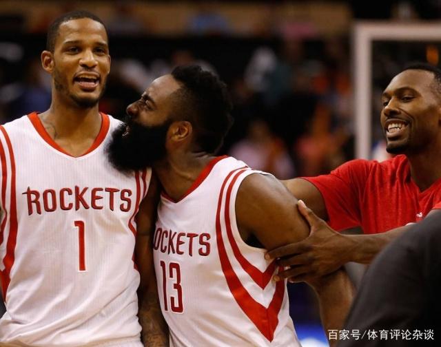 美记：快船当下潜在交易目标是CJ·麦科勒姆（据美媒，快船当前的潜在交易目标为CJ·麦科勒姆）