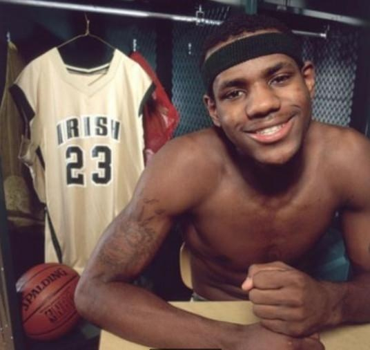 费迪南德：阿里也是一个普通人，并不是所有球员都能收获成功（费迪南德：阿里只是普通人，并非每个球员都注定成功）