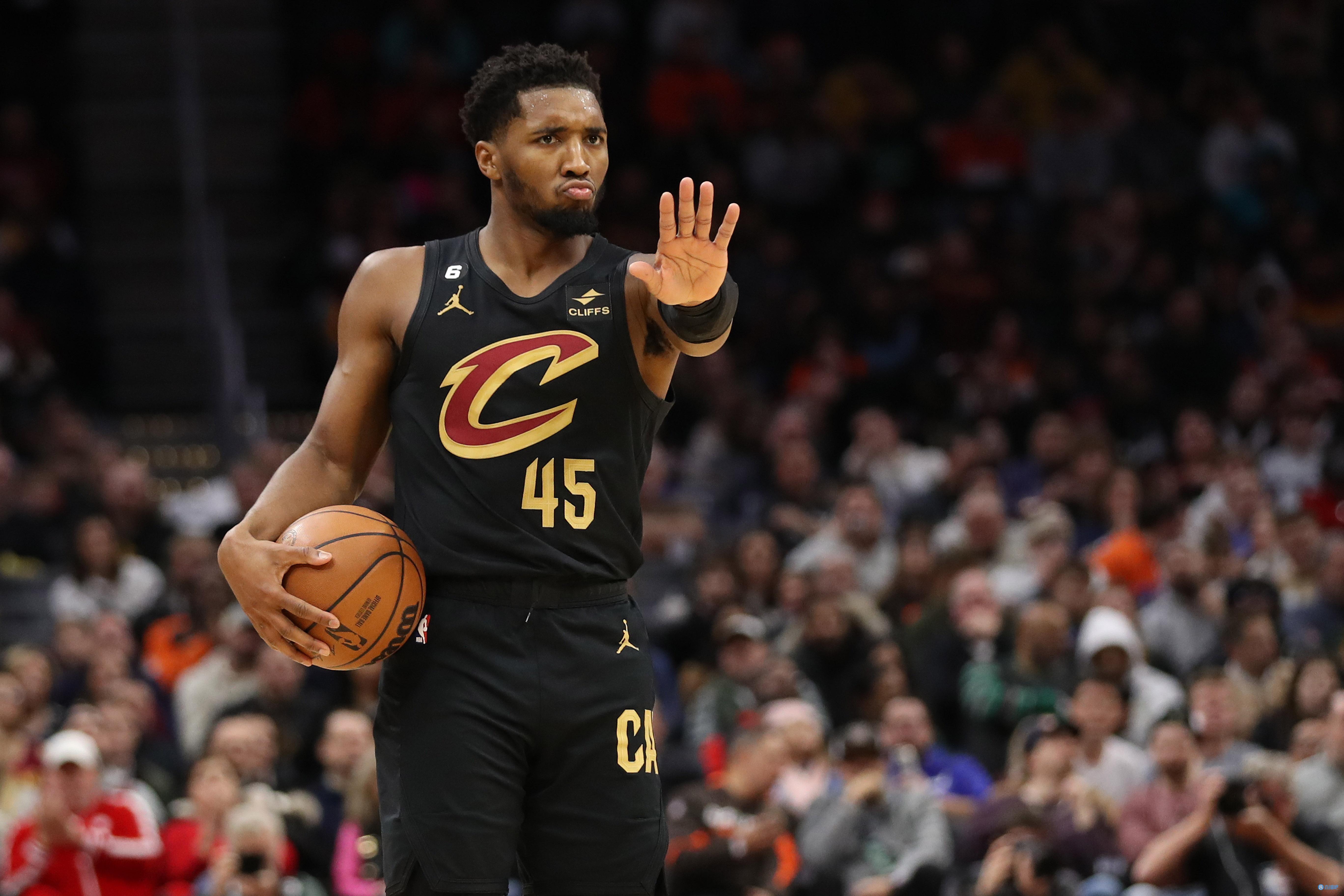 弗罗因德谈冬窗：没引援计划，伤员归队后球队阵容会非常完备（弗罗因德：冬窗不引援，伤员回归后阵容将趋于完整）