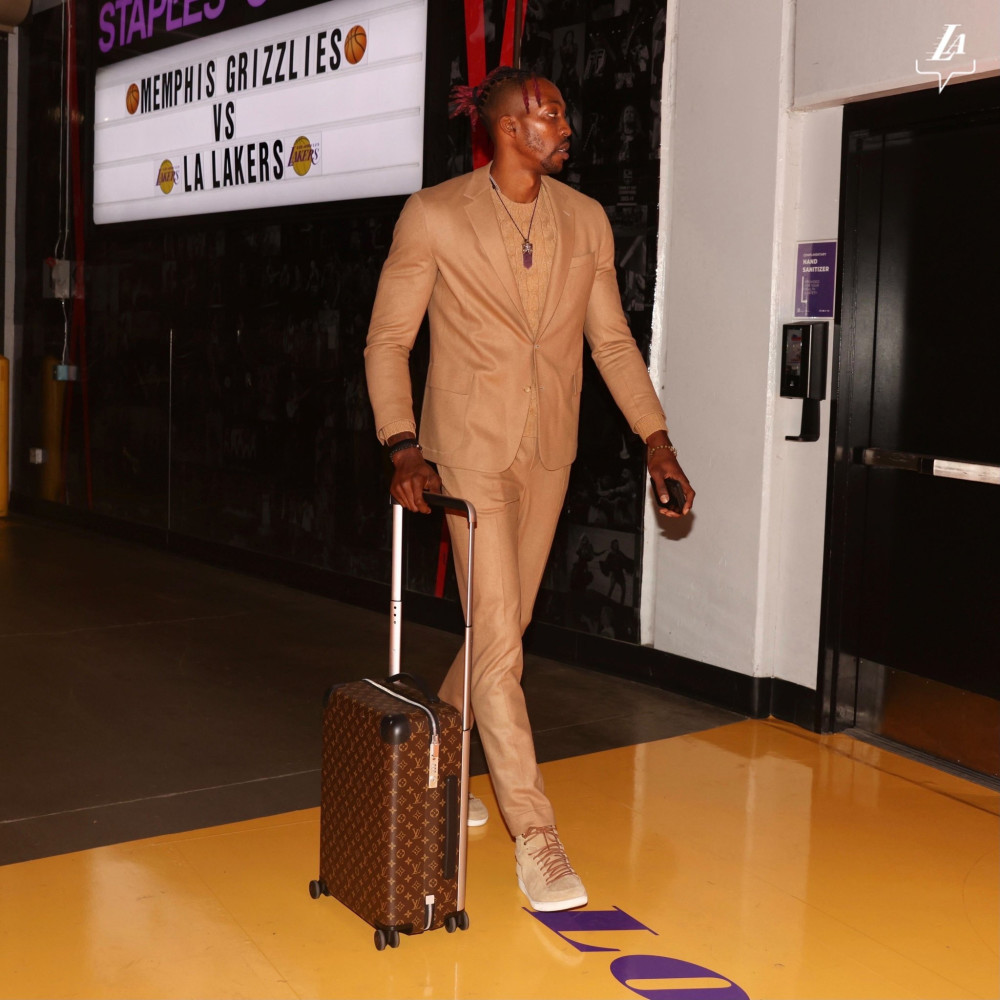 生涯首次替补表现如何？文班亚马贡献22分9篮板，正负值+21（文班亚马首次替补登场，砍下22分9篮板，正负值+21）