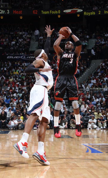 英超前瞻：曼联多人出战成疑，伯恩茅斯客场表现欠佳（英超前瞻：曼联多将出战成疑，伯恩茅斯客战乏力）