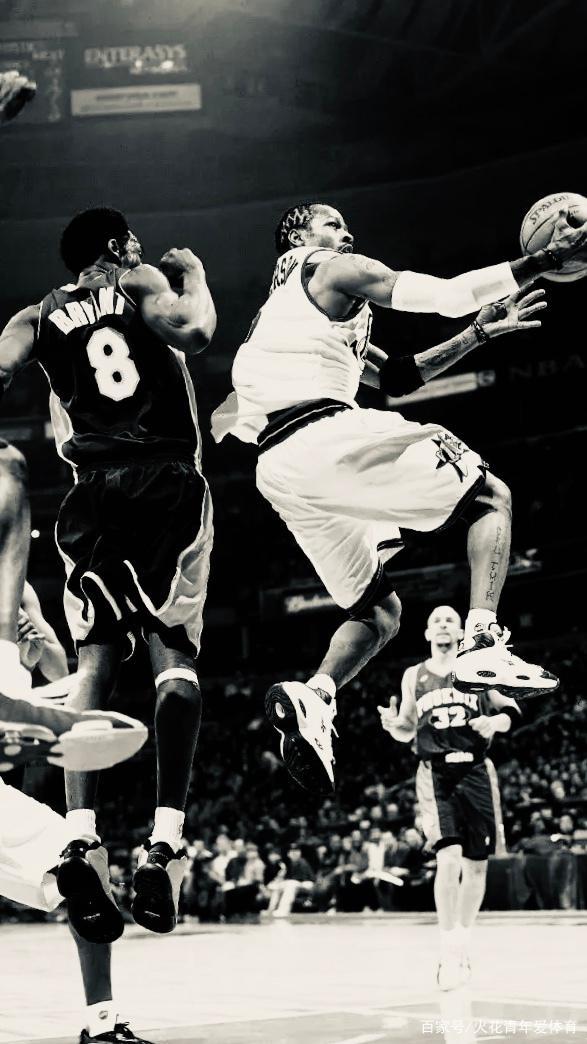 状态火热！姜伟泽半场4中4轰15分5助攻（姜伟泽手感火爆：半场4投全中，砍下15分5助攻）