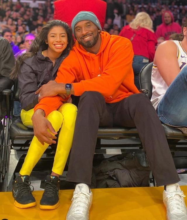 太阳报：C罗日收入48.8万英镑，与摩根采访时戴的手表值110万英镑（太阳报：C罗日薪48.8万英镑，摩根专访所戴腕表价值110万英镑）